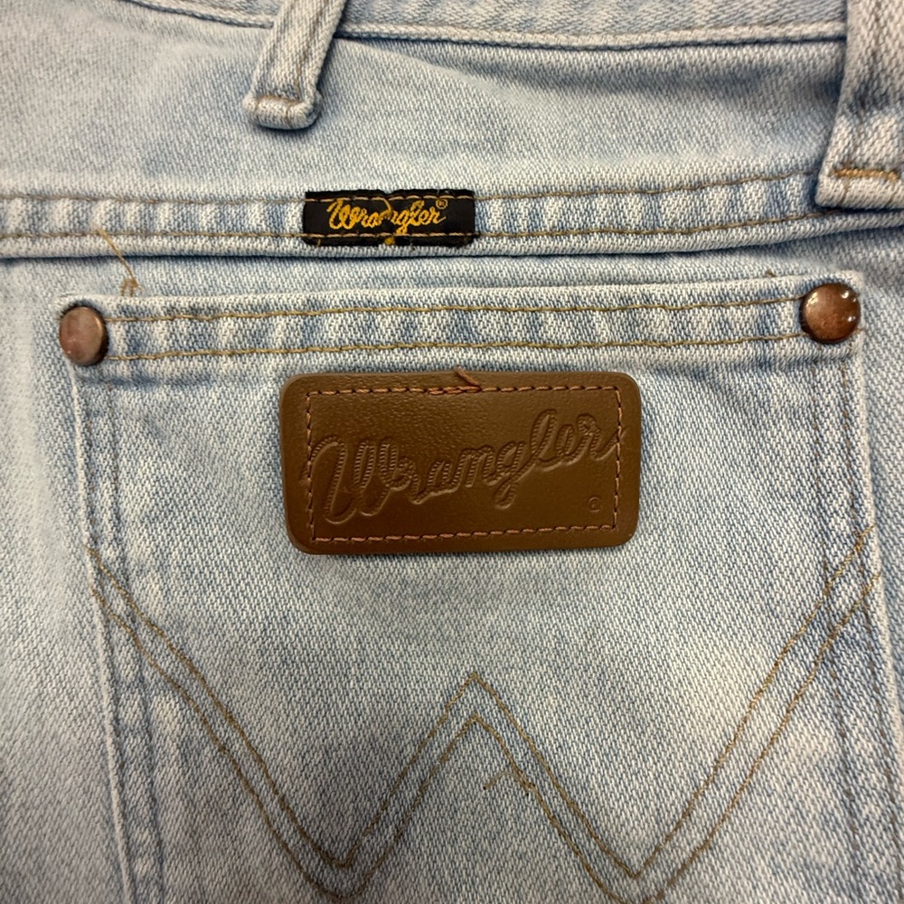 Wrangler 13MWZ Bleach Wash Men’s Straight Jeans with Leather Patch